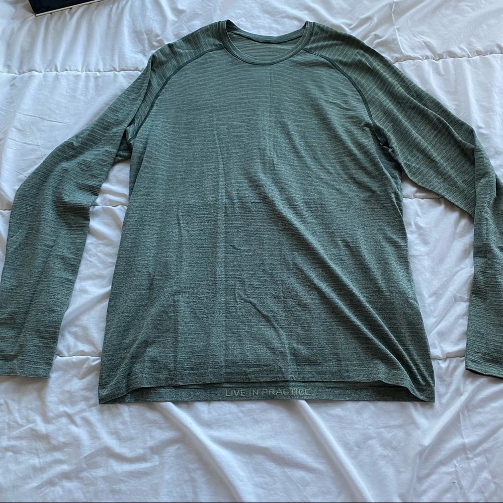 Lululemon Metal Vent Long Sleeve
